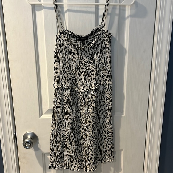 Stretchy pattern dress - Picture 2 of 4